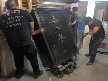 Cannon gun safe delivery by movers in Portland, Oregon